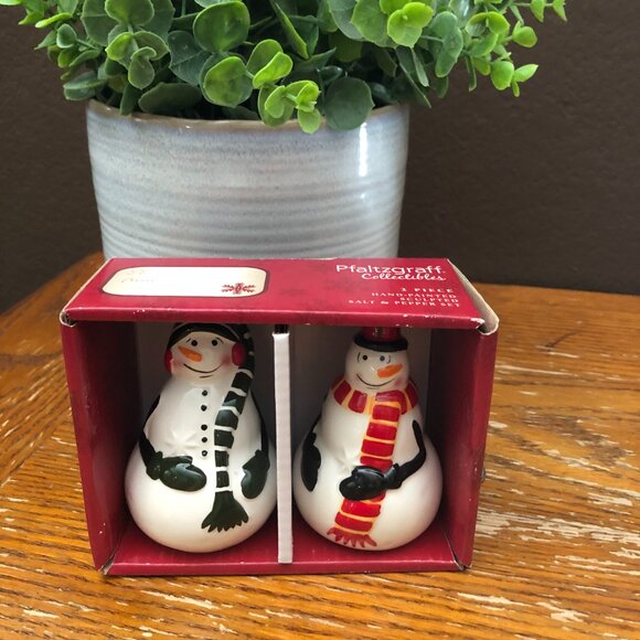 Pfaltzgraff Collectibles Snowman Folk Hand-Painted Sculpted Salt & Pepper Set - Picture 4 of 5